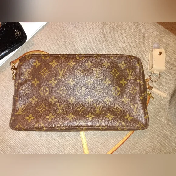 Louis Vuitton crossbody bag - Picture 3 of 16